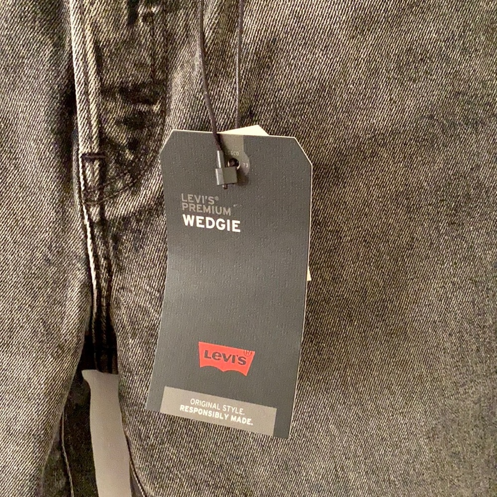 NWT Levi’s High Rise Wedgie Jeans - Picture 5 of 9
